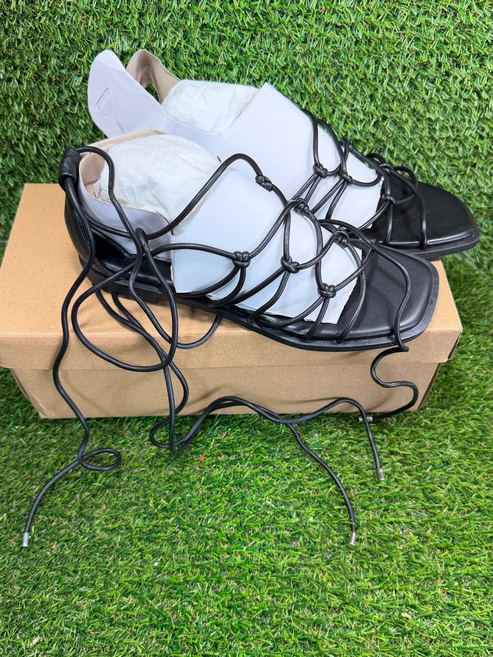 Steve Madden Ainsley Black Strappy Lace Up Gladiator Sandals Women Size 6 NIB